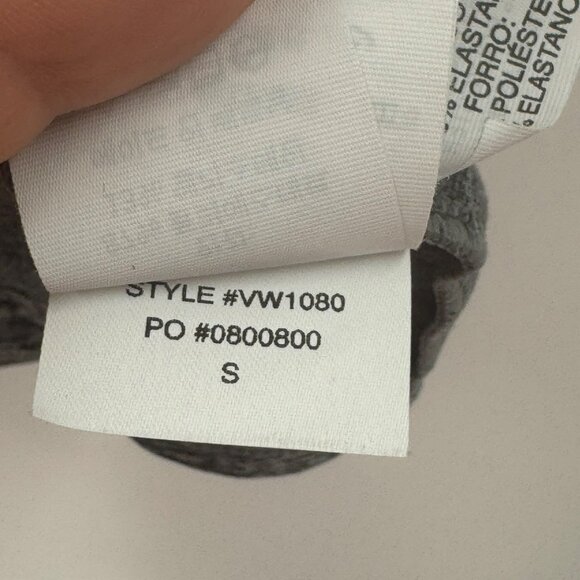 Vuori Elevation Square Neck Tank Top Grey Slim Fit Dreamknit Move Bra Size Small - Picture 6 of 8